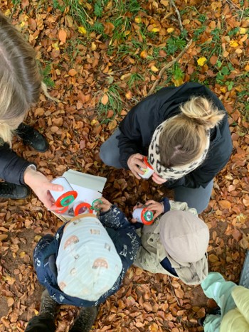 Kinder bei der Naturerkundung mit dem Jagdverein Gunzenhausen